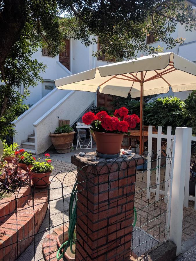 Residence Le Rose Marina Di Bibbona Exterior foto